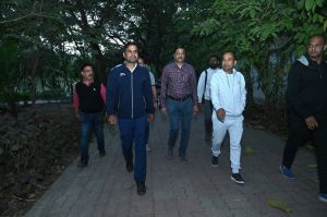  सुबह ऑक्सीजोन पहुंचे कलेक्टर डॉ. गौरव कुमार सिंह 