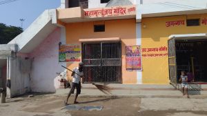 स्वच्छ तीर्थ अभियान के तहत शहर के धार्मिक स्थलों में निगम का स्वच्छता अभियान 