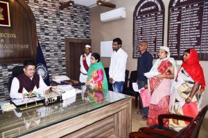 कलेक्टर ने जनदर्शन में सुनी आम लोगों की समस्याएं कलेक्टर ने जनदर्शन में सुनी आम लोगों की समस्याएं