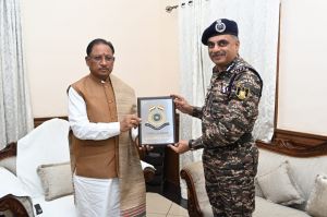 मुख्यमंत्री श्री साय से सीआरपीएफ के डीजी श्री सिंह ने की सौजन्य मुलाकात मुख्यमंत्री श्री साय से सीआरपीएफ के डीजी श्री सिंह ने की सौजन्य मुलाकात