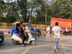 सड़क सुरक्षा माहः युवोदय स्वयं सेवकों द्वारा जागरूकता अभियान