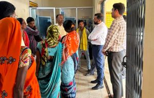  राज्य शासन की महत्वाकांक्षी &rsquo;महतारी वंदन योजना&rsquo; के अंतर्गत फाॅर्म भराने का कार्य निरंतर जारी