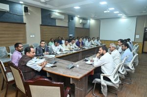  कलेक्टर डॉ. गौरव कुमार सिंह ने रायपुर स्मार्ट सिटी प्रोजेक्ट्स की समीक्षा बैठक में कहा
