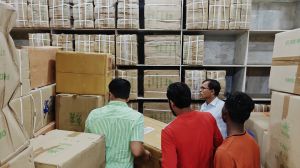 स्वीकृत क्षमता से ज्यादा स्टॉक भंडारण पर पटाखा दुकान सील स्वीकृत क्षमता से ज्यादा स्टॉक भंडारण पर पटाखा दुकान सील