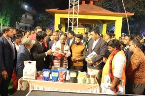 महिला समूहों के कार्यों की मुख्यमंत्री ने की तारीफ, जशपुर ब्राण्ड के नाम से होगी उत्पादों की बिक्री महिला समूहों के कार्यों की मुख्यमंत्री ने की तारीफ, जशपुर ब्राण्ड के नाम से होगी उत्पादों की बिक्री