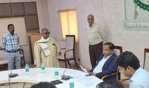 जनचौपाल में नागरिकों ने कलेक्टर को बताई अपनी समस्याएं जनचौपाल में नागरिकों ने कलेक्टर को बताई अपनी समस्याएं