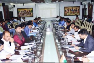  सरकारी फार्म हाऊस से अवैध कब्जा हटाने कलेक्टर ने दिए निर्देश