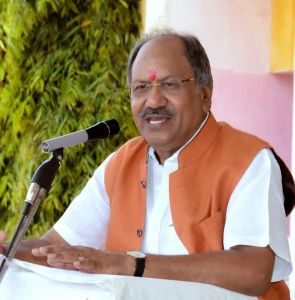  माता-पिता की सेवा और उनके आशीर्वाद के बिना जीवन अधूरा: संस्कृति मंत्री  बृजमोहन अग्रवाल