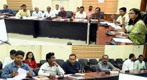 मध्यान्ह भोजन के लिए हरी सब्जी का प्रबंध किसानों के खेतों से किया जाए-कलेक्टर 