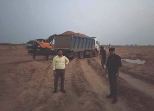  रेत के अवैध खनन व परिवहन के मामले में 6 चैन माउंटेड मशीन सहित 57 वाहन जब्त