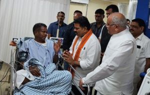  उपमुख्यमंत्री विजय शर्मा ने अस्पताल पहुंचकर विधायक कवासी लखमा के स्वास्थ्य की ली जानकारी