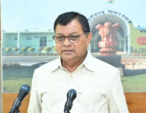 वाणिज्य एवं उद्योग तथा श्रम विभाग की अनुदान मांगें पारित वाणिज्य एवं उद्योग तथा श्रम विभाग की अनुदान मांगें पारित