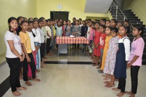 मुख्यमंत्री विष्णुदेव साय के जन्मदिवस के अवसर पर छात्रावासों में 'न्योता भोज' का किया गया आयोजन