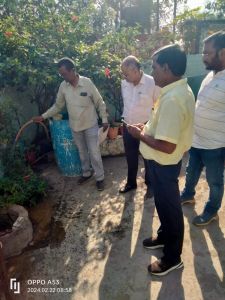 निगम क्षेत्र में पेयजल का लिया जा रहा जांच नमूना 