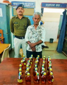 पलौद का एक और शराब कोचिया आरोपी 30 पौव्वा शराब के साथ थाना अमले के हत्थे चढ़ा 