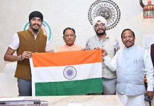 मुख्यमंत्री से वर्ल्ड यूथ फेस्टिवल के प्रतिभागी युवा सिमरदीप और राजदीप ने की मुलाकात मुख्यमंत्री से वर्ल्ड यूथ फेस्टिवल के प्रतिभागी युवा सिमरदीप और राजदीप ने की मुलाकात