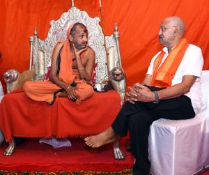 धर्मस्व मंत्री बृजमोहन अग्रवाल ने राजिम कुंभ मेला स्थल का किया औचक निरीक्षण धर्मस्व मंत्री बृजमोहन अग्रवाल ने राजिम कुंभ मेला स्थल का किया औचक निरीक्षण