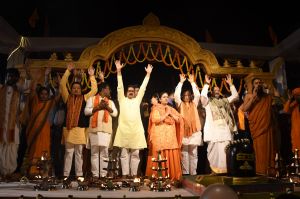 मुख्यमंत्री श्री विष्णुदेव साय ने की महानदी की महाआरती मुख्यमंत्री श्री विष्णुदेव साय ने की महानदी की महाआरती