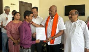 शिक्षा मंत्री बृजमोहन अग्रवाल ने नए व्याख्याताओं को नियुक्ति पत्र सौंपे शिक्षा मंत्री बृजमोहन अग्रवाल ने नए व्याख्याताओं को नियुक्ति पत्र सौंपे