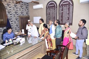 कलेक्टर ने जनदर्शन में सुनी आम लोगों की समस्याएं कलेक्टर ने जनदर्शन में सुनी आम लोगों की समस्याएं