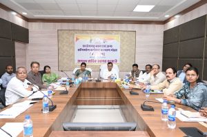 मंत्री ने दिए सख्त निर्देश लंबित आवेदनों का 15 दिन में निराकरण करें मंत्री ने दिए सख्त निर्देश लंबित आवेदनों का 15 दिन में निराकरण करें