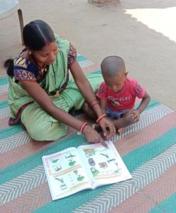  महतारी वंदन योजना की राशि से रजनी गढ़ेगी अपने बच्चों का उज्जवल भविष्य