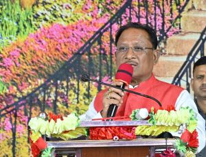  असंग आश्रम सोनपैरी में सुखद सत्संग समागम कार्यक्रम में शामिल हुए मुख्यमंत्री विष्णुदेव साय 