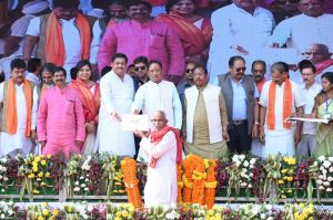  साय सरकार किसानों के सच्चे हितकारी, कीचड़ मिट्टी में एक होकर की गई किसानी का मिला सही इनाम : किसान श्री दुर्गाराम