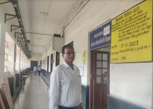  एआरओ  नवीन कुमार ठाकुर ने मतदान केंद्रों का निरीक्षण कर दिये आवश्यक निर्देश