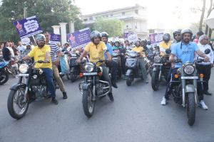  कलेक्टर डॉ सिंह की अगुवाई में अल सुबह निकली जागरूकता रैली, मतदाताओं को दिया वोट डालने का संदेश