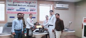 डोनर नहीं मिलने पर मरीज को खून देने डॉक्टर आगे आये