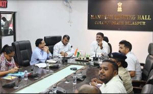 आरटीई के तहत दाखिला लिए बच्चों के साथ स्कूलों में भेद-भाव बर्दाश्त नहीं: कलेक्टर