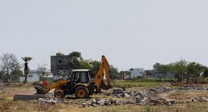  अवैध प्लाटिंग पर नगर निगम भिलाई का  चल रहा है बुलडोजर 