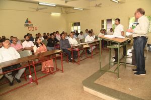  मतगणना के लिए गणना पर्यवेक्षक, गणना सहायक एवं माइक्रो आब्जर्वर को दिया गया प्रशिक्षण