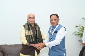  आईआईएम रायपुर में आयोजित चिंतन शिविर में डॉ. विनय सहस्त्रबुद्धे ने &lsquo;जनकल्याण से सर्वोदय&lsquo; पर दिया व्याख्यान