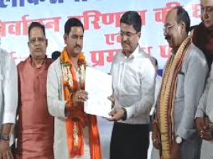 बिलासपुर लोकसभा सीट पर जीते तोखन साहू, कहा- जनता के लिए करूंगा काम