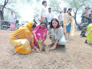  अमृत सरोवर तालाब स्थल पर मनाया गया विश्व पर्यावरण दिवस