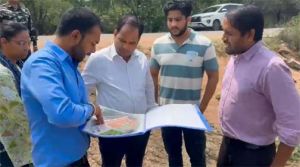  निर्माणाधीन डॉग सेल्टर का निरीक्षण करने पहुँचें कलेक्टर डॉ. गौरव कुमार सिंह