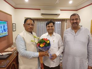 मुख्यमंत्री विष्णु देव साय का ओडिशा के नव निर्वाचित विधायकों ने जताया आभार मुख्यमंत्री विष्णु देव साय का ओडिशा के नव निर्वाचित विधायकों ने जताया आभार