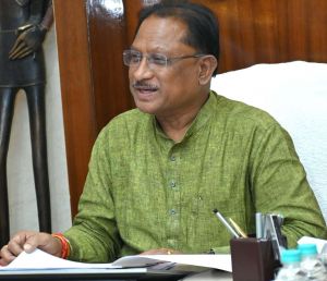 मैराथन बैठकों के पहले ही दिन मुख्यमंत्री श्री साय ने कहा - पारदर्शिता और तत्परता अनिवार्य मैराथन बैठकों के पहले ही दिन मुख्यमंत्री श्री साय ने कहा - पारदर्शिता और तत्परता अनिवार्य