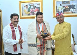 मुख्यमंत्री विष्णु देव साय से केन्द्रीय राज्य मंत्री राजभूषण चौधरी ने सौजन्य मुलाकात की मुख्यमंत्री विष्णु देव साय से केन्द्रीय राज्य मंत्री राजभूषण चौधरी ने सौजन्य मुलाकात की