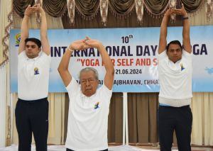 योग अब वैश्विक संस्कृति का हिस्सा बन गई है - राज्यपाल श्री हरिचंदन योग अब वैश्विक संस्कृति का हिस्सा बन गई है - राज्यपाल श्री हरिचंदन