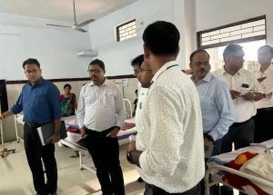 अपर  मुख्य सचिव श्री पिंगुआ ने स्वास्थ्य केन्द्रों, ड्रग वेयर हाउस एवं ग्रामों का किया आकस्मिक निरीक्षण