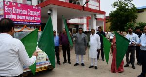  प्रभारी मंत्री टंक राम वर्मा ने डायरिया नियंत्रण रथ को हरी झंडी दिखाकर किया रवाना