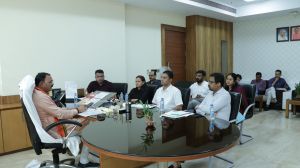 स्वास्थ्य मंत्री श्याम बिहारी जायसवाल ने ली स्वास्थ्य विभाग की समीक्षा बैठक स्वास्थ्य मंत्री श्याम बिहारी जायसवाल ने ली स्वास्थ्य विभाग की समीक्षा बैठक