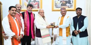 मुख्यमंत्री  विष्णु देव साय से केन्द्रीय मंत्री मनोहर लाल खट्टर ने की सौजन्य मुलाकात