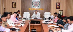 जनहित के कार्यों तथा शासन की योजनाओं के क्रियान्वयन में लापरवाही होने पर की जाएगी कार्रवाई - कलेक्टर