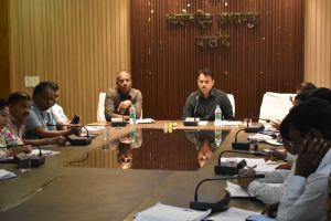  समय-सीमा की बैठक में  कलेक्टर ने की विभिन्न विभागों के लंबित प्रकरणों की समीक्षा