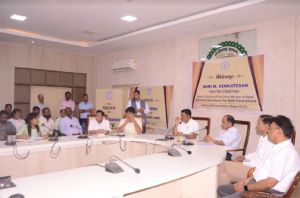 राष्ट्रीय सफाई कर्मचारी आयोग के अध्यक्ष श्री एम. वेंकटेशन ने कर्मचारियों के कार्याें की समीक्षा की राष्ट्रीय सफाई कर्मचारी आयोग के अध्यक्ष श्री एम. वेंकटेशन ने कर्मचारियों के कार्याें की समीक्षा की