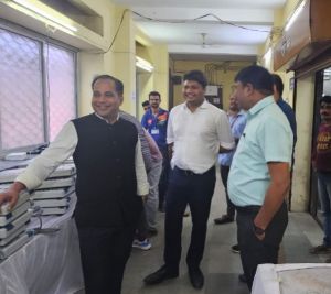  कलेक्टर ने किया एफएलसी कार्य का निरीक्षण